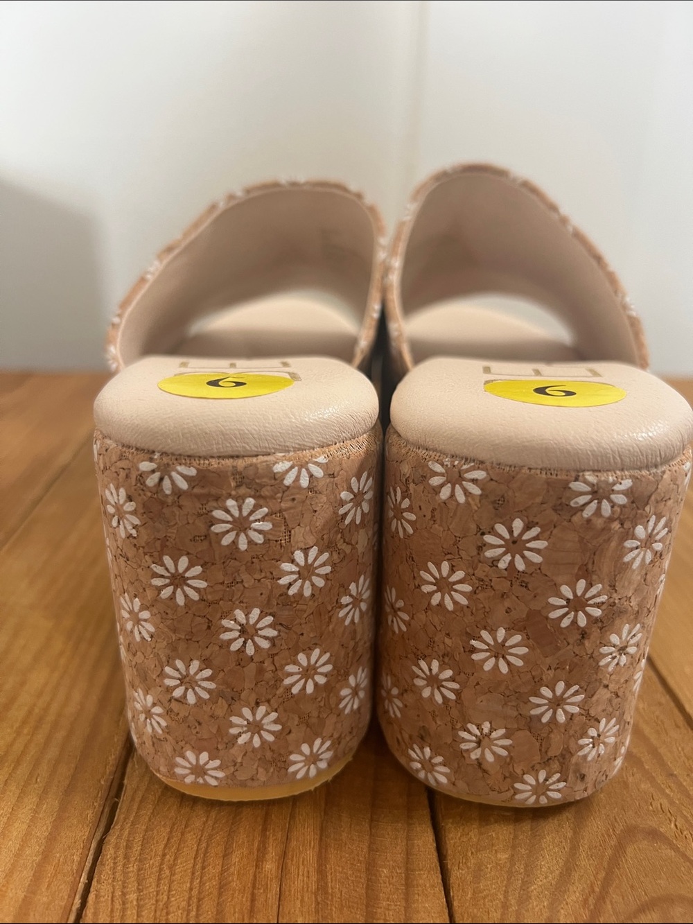 NWT Beach By Matisse - Beige Cork and Floral Slide Sandals - Women's - Picture 4 of 5